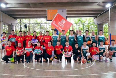 蜀能礦產(chǎn)男籃豪取“開門紅”！首戰(zhàn)告捷展鋒芒