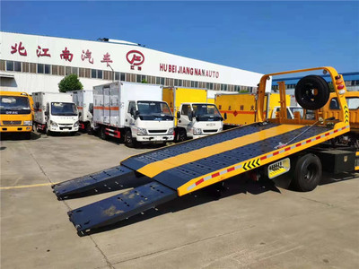 復(fù)工了！湖北江南專(zhuān)用車(chē)廠順利復(fù)工復(fù)產(chǎn)，汽車(chē)拖車(chē)生產(chǎn)線(xiàn)再度轟鳴